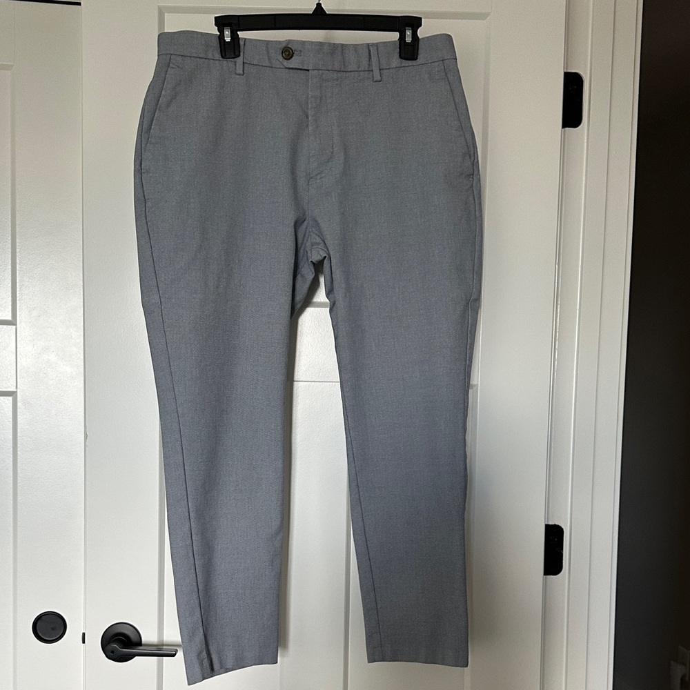 Men's light blue Banana Republic slim-tapered 34x30 ankle nice, like new